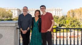 Isaac Hempstead-Wright, Almudena Maíllo y Liam Cunningham