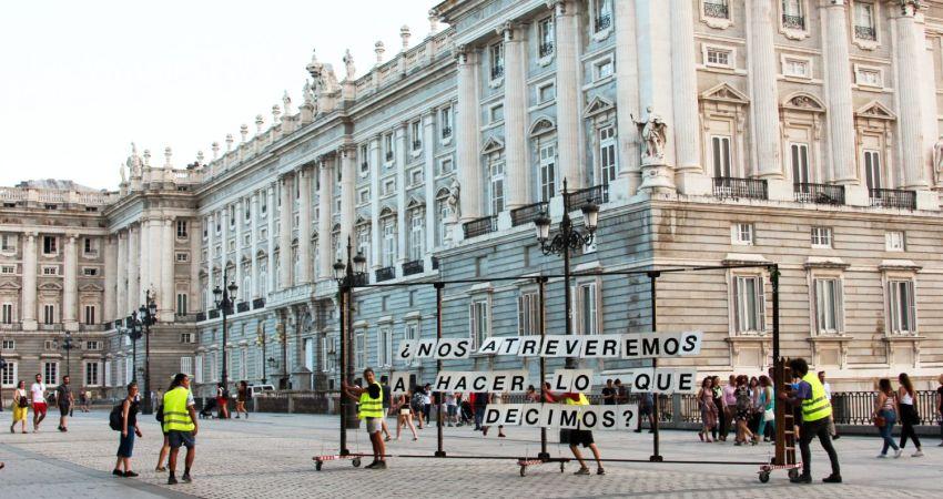 Proyecto pregunta frente al Palacio Real 