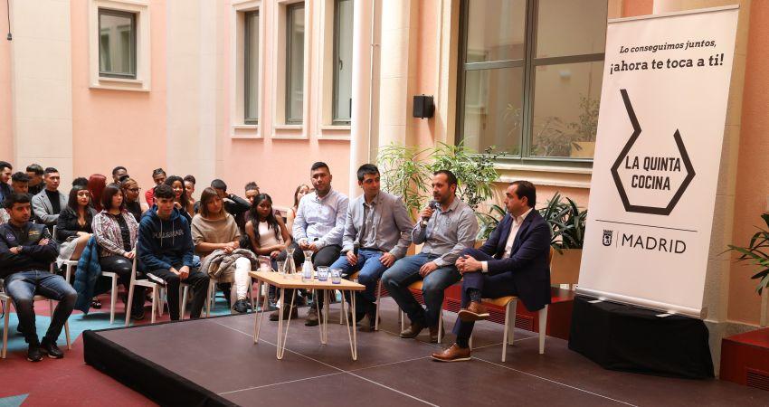 Las dos primeras promociones de ‘La Quinta Cocina’ reciben sus diplomas en hostelería