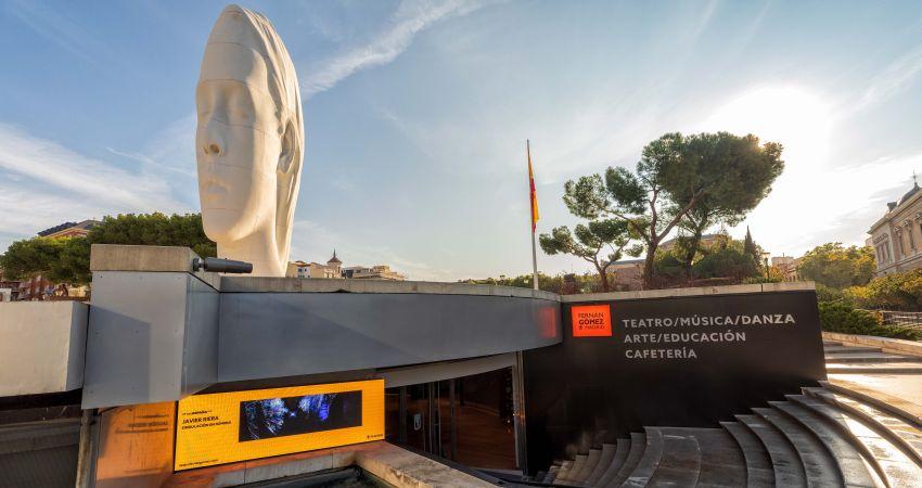 l Teatro Fernán Gómez estrena una imagen renovada tras las obras de mejora