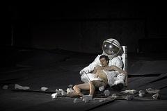 La danza poética y visual de Papaioannou llena tres noches Naves de Matadero